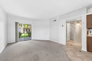 Photo #5: 6344475 Listing