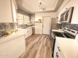 Photo #4: 6344695 Listing