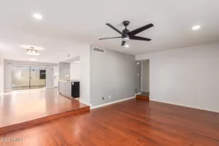 Photo #5: 6345182 Listing