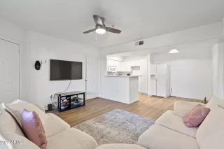 Photo #4: 6345678 Listing