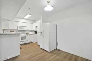 Photo #5: 6345678 Listing