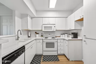 Photo #6: 6345678 Listing