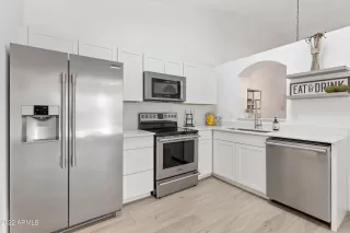 Photo #5: 6345932 Listing