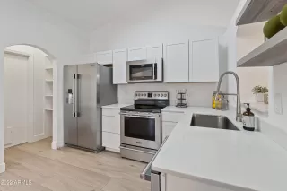 Photo #6: 6345932 Listing