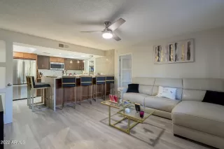 Photo #6: 6346395 Listing