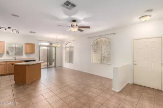 Photo #5: 6346676 Listing