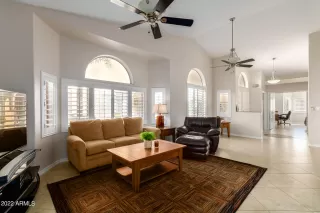 Photo #5: 6346789 Listing