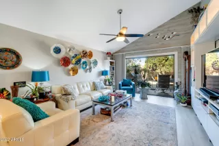 Photo #6: 6347414 Listing