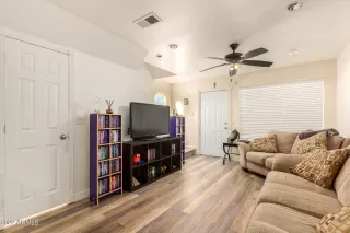 Photo #5: 6347612 Listing