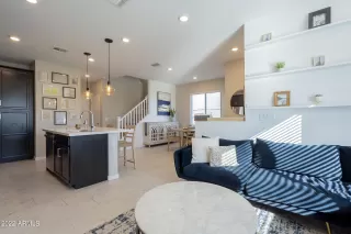 Photo #5: 6347765 Listing