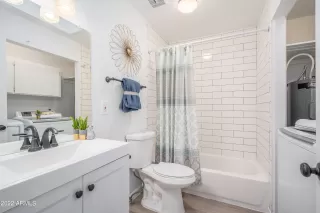 Photo #3: 6347777 Listing