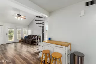 Photo #4: 6347843 Listing