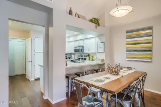 Photo #4: 6347877 Listing