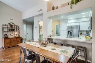 Photo #5: 6347877 Listing