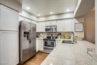 Photo #6: 6347877 Listing