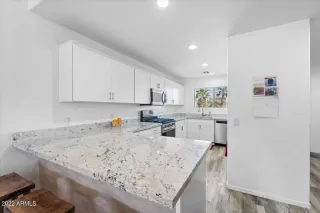 Photo #5: 6349034 Listing