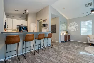 Photo #4: 6349114 Listing