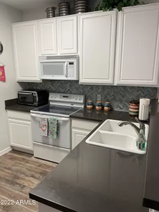 Photo #5: 6349360 Listing 