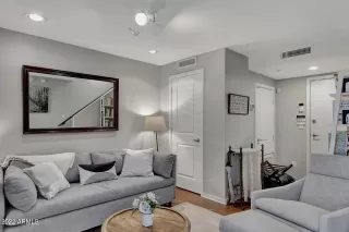 Photo #4: 6349492 Listing