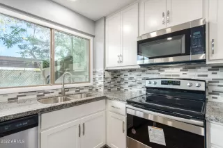 Photo #3: 6349550 Listing