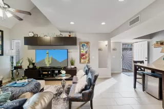 Photo #3: 6349744 Listing