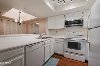 Photo #5: 6349917 Listing 