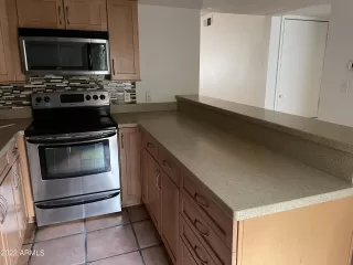 Photo #6: 6350009 Listing