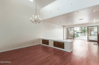 Photo #6: 6350099 Listing 