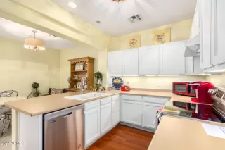 Photo #5: 6350645 Listing