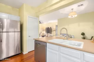 Photo #6: 6350645 Listing