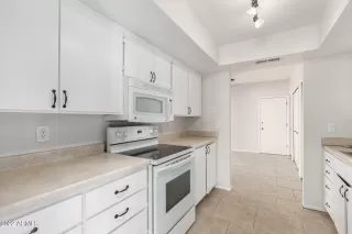 Photo #6: 6350897 Listing 