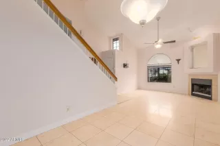 Photo #5: 6351300 Listing