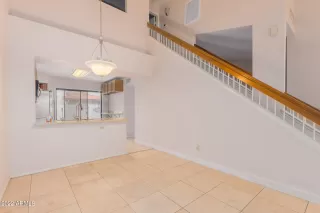 Photo #6: 6351300 Listing