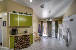 Photo #3: 6351309 Listing