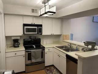 Photo #5: 6351427 Listing