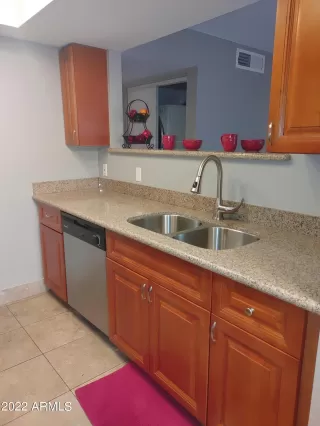 Photo #4: 6351495 Listing