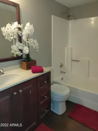 Photo #5: 6351495 Listing