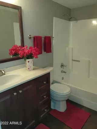 Photo #6: 6351495 Listing