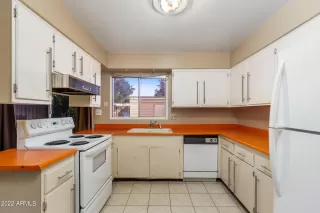 Photo #6: 6351714 Listing