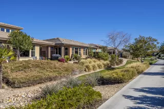 Photo #4: 6351736 Listing