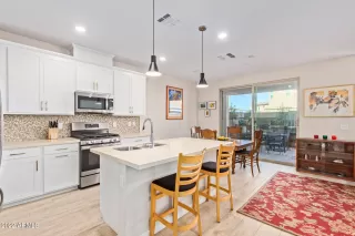 Photo #5: 6351750 Listing