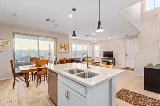 Photo #6: 6351750 Listing