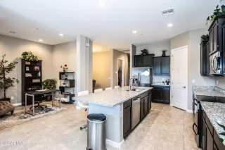 Photo #6: 6351845 Listing