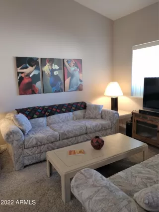 Photo #3: 6351902 Listing