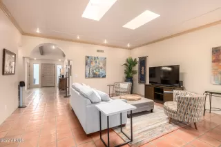 Photo #6: 6352365 Listing