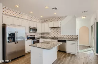 Photo #5: 6352805 Listing 