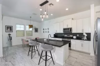 Photo #6: 6353226 Listing