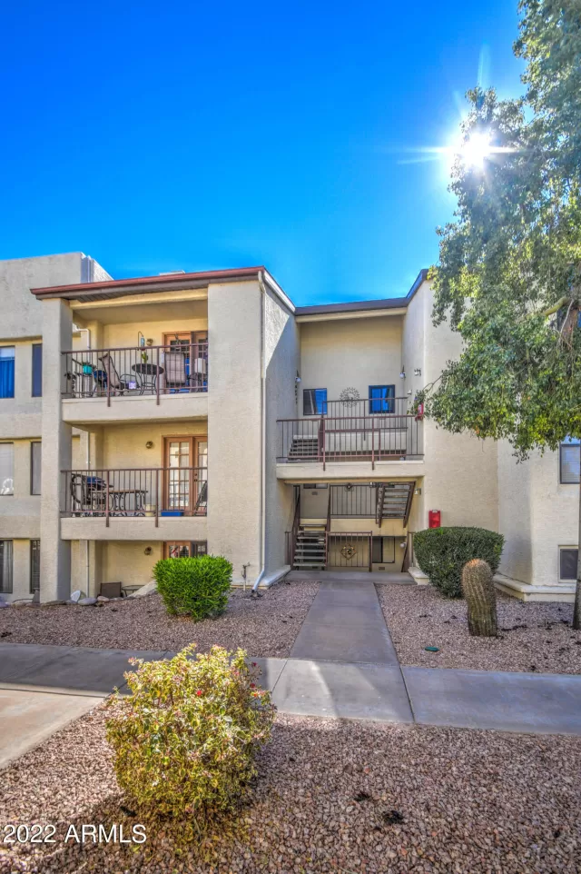 MLS: 6353248 Condo For Sale