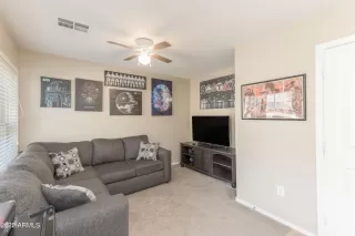 Photo #6: 6353617 Listing