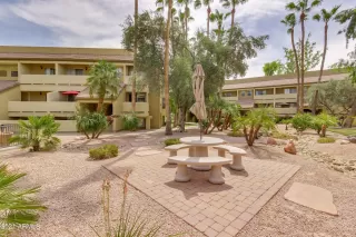 Photo #4: 6353655 Listing